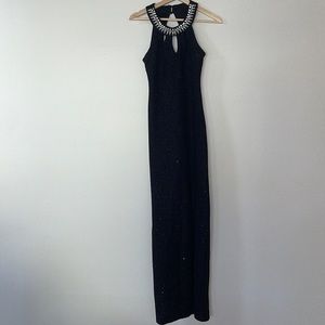 Gorgeous long black dress with rhinestones and pearls 🖤